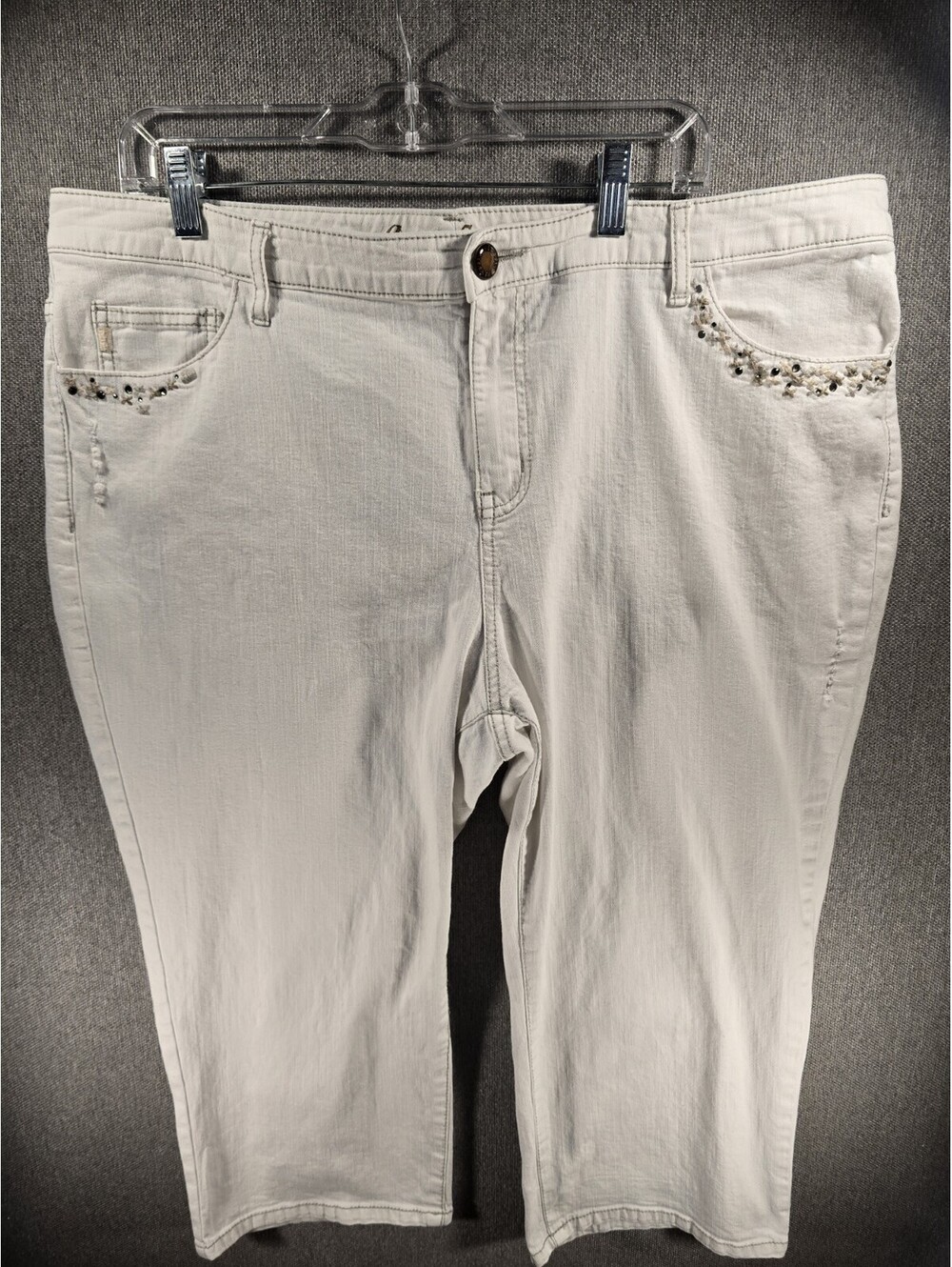Avenue Jeans Women's Off White Denim Capri Pants With Embellished Design 20